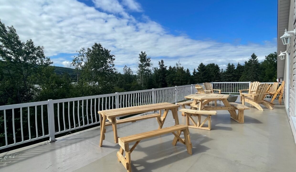 Gallerie Feu tables ciel bleu Lac Le 374 au LAC