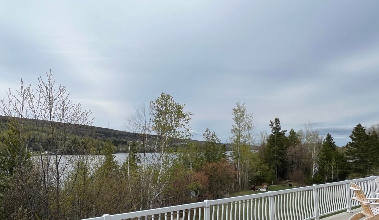 Le 374 au LAC vue sur le Lac de la terrasse