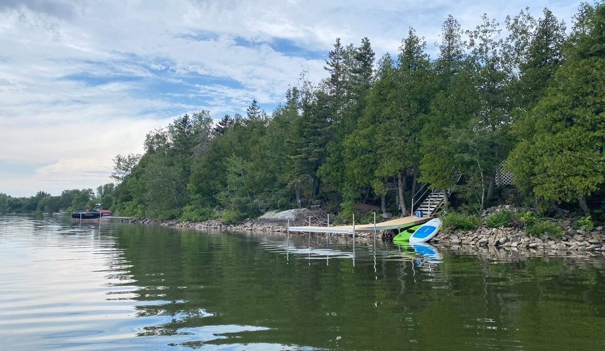 Quai Paddle Board et Kayak Le 374 au LAC