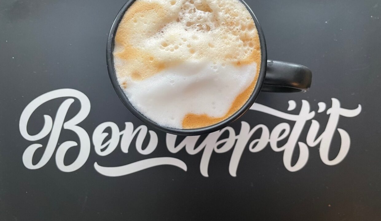 Café Bon matin Le 132 à la GRÈVE